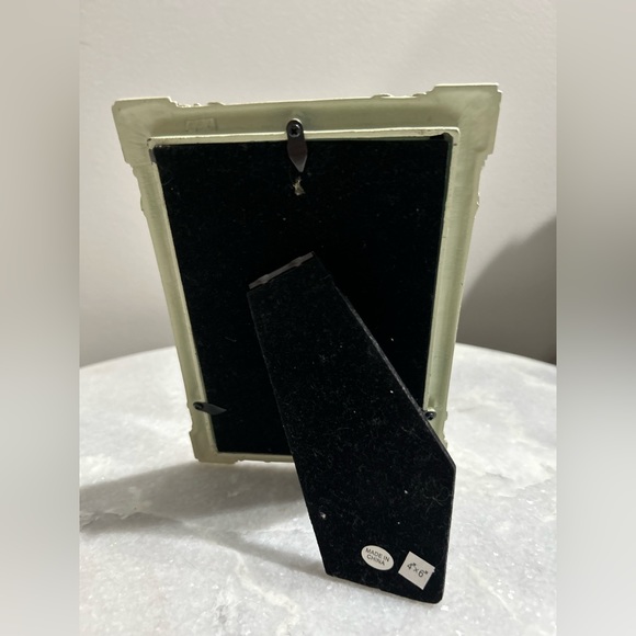 Vintage metal picture frame for 4” x 6” photo light green and gold with crystal - Picture 3 of 3